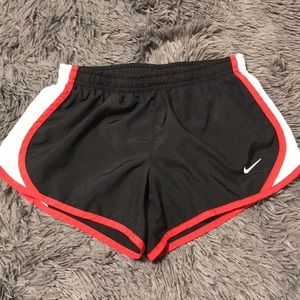 Girls Nike tempo run shorts!